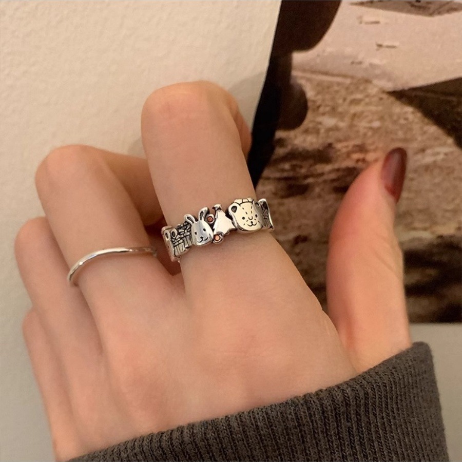 Light luxury and niche design cartoon animal ring, women's fashionable and individual index finger ring, simple yet elegant, versatile ring trend full figure