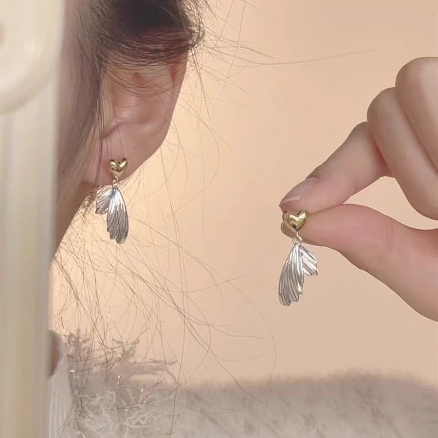 Elegant fishtail heart-shaped earrings for women, unique design sense, stud earrings, new 2025 bestsellers, personalized earrings full figure