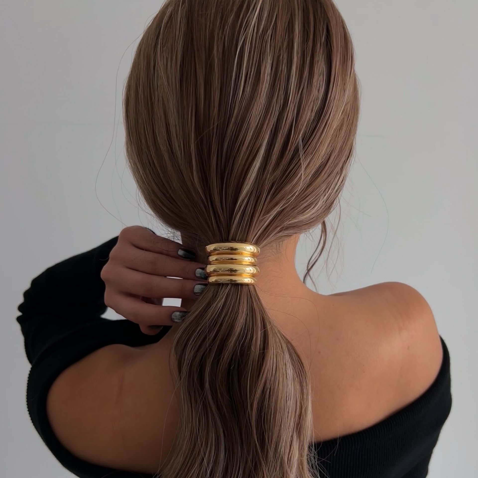 Minimalist and cold style metal hair tie and hair band 2024 new French high-end ponytail hair tie and hair accessory details Picture