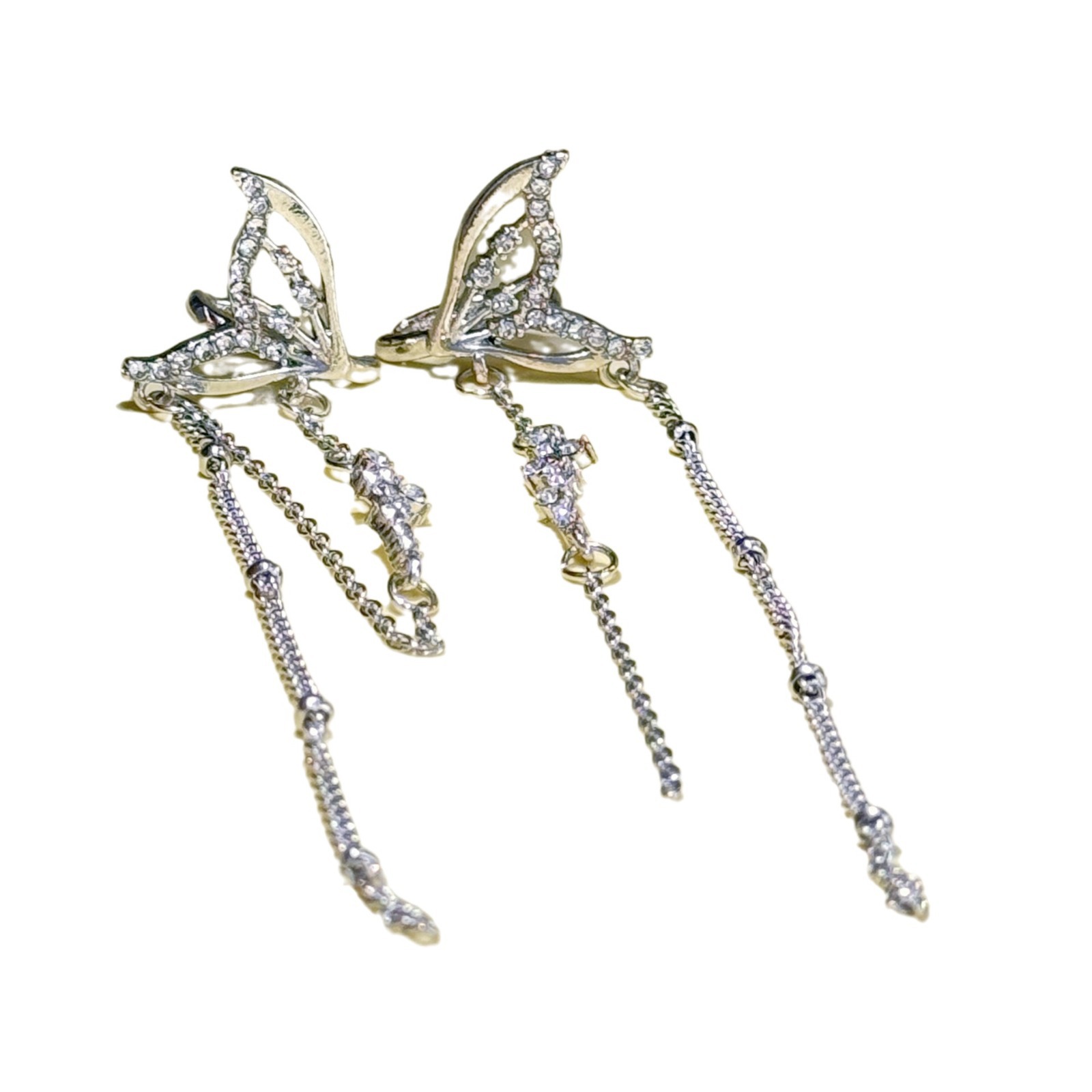 The Mermaid Legend series of fish tail tassel ear clips, women's ear hole-free ear bone clips, niche design, high-end light luxury earrings Item Picture