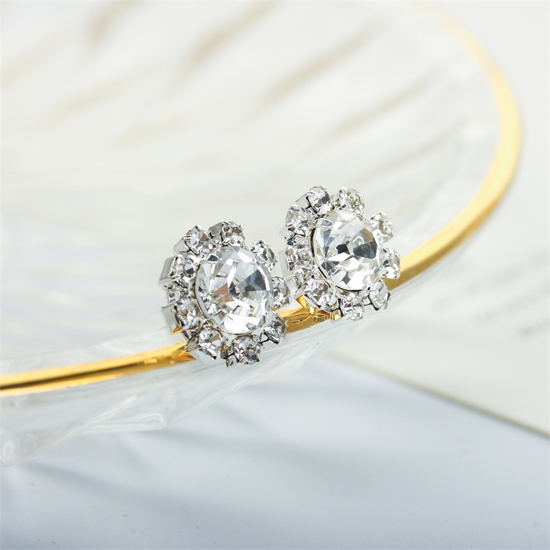 Korean version sun flower zircon stud earrings, fashionable crystal gemstone earrings, wholesale of European and American export earrings Specification drawing