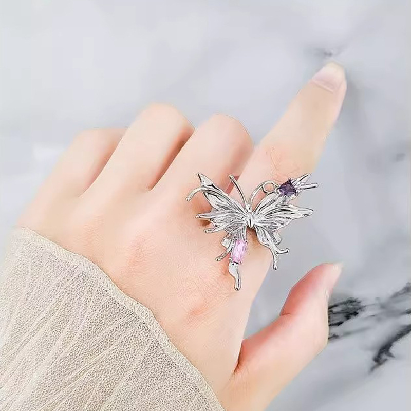 Fashionable and light luxury diamond-encrusted butterfly ring, niche design, high-end sense, open index finger ring, unique, sweet and cool, spicy girl ring full figure