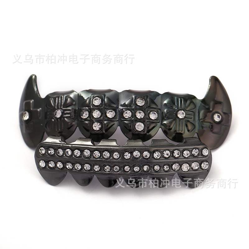 18k electroplated diamond-encrusted trendy hip-hop braces for both men and women, European and American Halloween tiger teeth, vampire dentures, and sharp teeth Item Picture