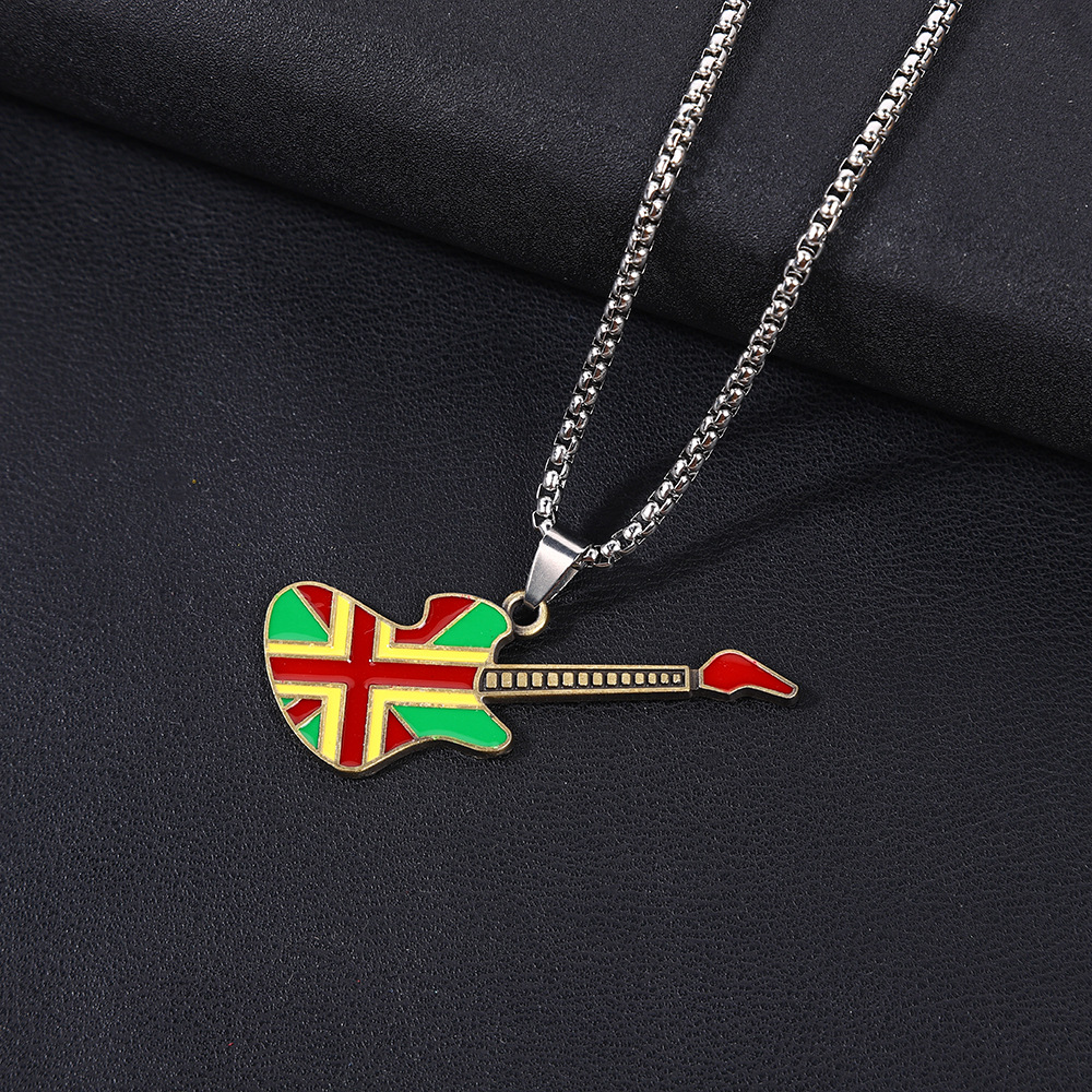 New personalized rock band guitar pendant accessory, a trendy and fashionable cross-color necklace and instrument pendant Specification drawing