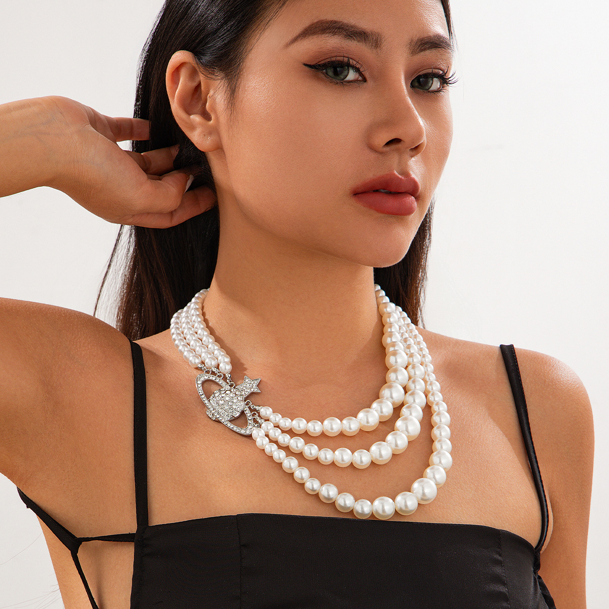 European and American cross-border jewelry, fashionable imitation pearl multi-layer necklace, light luxury style alloy beaded collarbone chain for women full figure