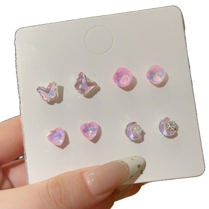 A new student version of a small and cute earring set featuring cartoon stud earrings that are fresh, simple, ethereal, sweet and adorable Item Picture