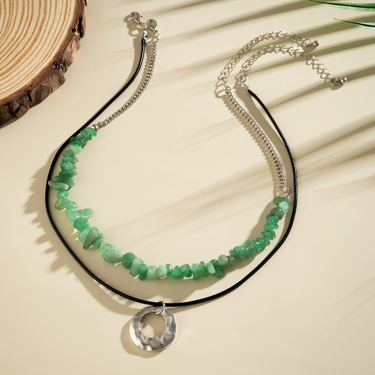 European and American cross-border jewelry beaded choker retro women's versatile necklace, simple alloy wax thread round collarbone chain Application Scenario