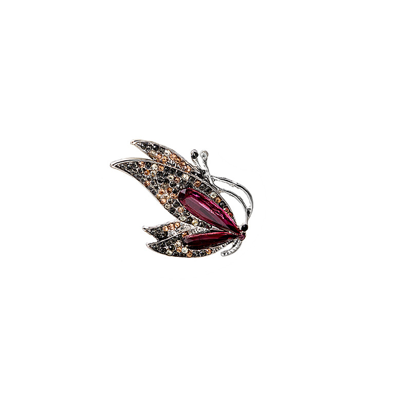 Factory direct sales of Korean-style crystal versatile brooches, European and American big brands, simple and elegant, retro girl's corsage accessories Item Picture
