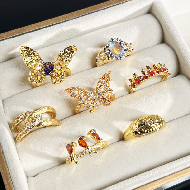 A retro court style butterfly hollowed-out light luxury open ring for women on Instagram, with a cold style interlaced brushed and exquisite fingers full figure