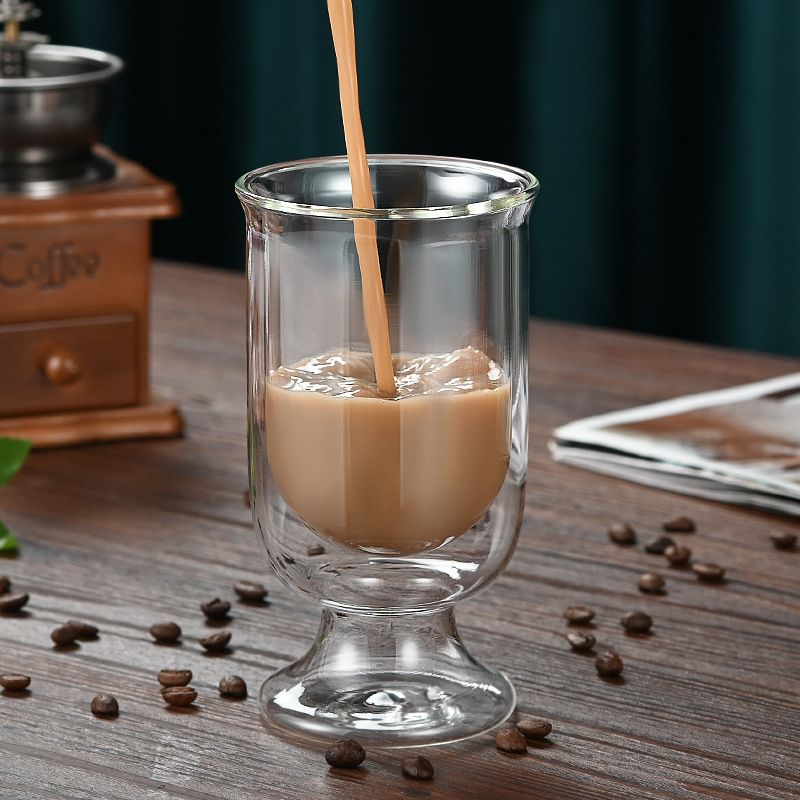 The transparent glass cup, iced latte, coffee cup, cold drink cup, beverage cup, tall glass and juice cup of the same high appearance level as the Internet celebrity Application Scenario