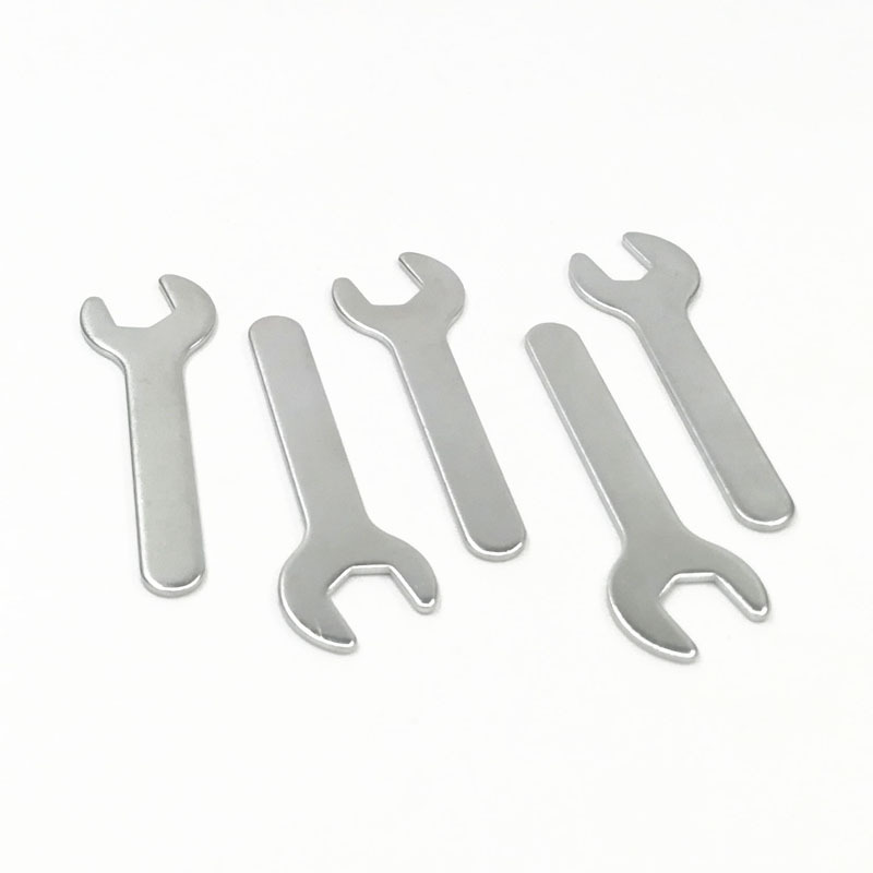 Factory direct sales of single-head fixed wrenches, simple stamping iron sheet small wrenches, 17-inch small wrenches Application Scenario