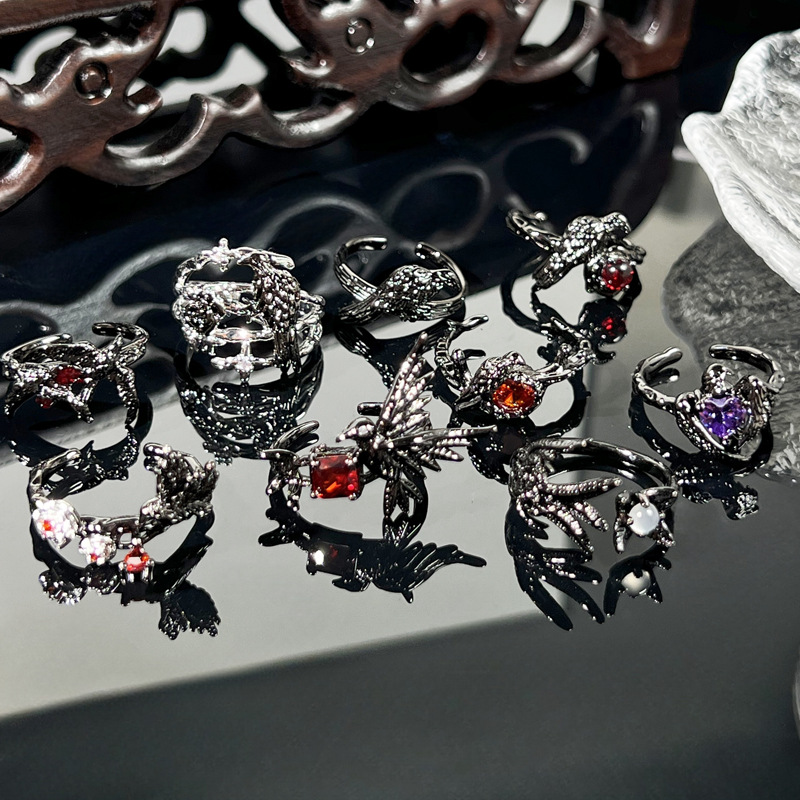 Sweet and cool dark crow punk personality thorn niche ring women's fashion cold style hot girl trendy ins ring Application Scenario