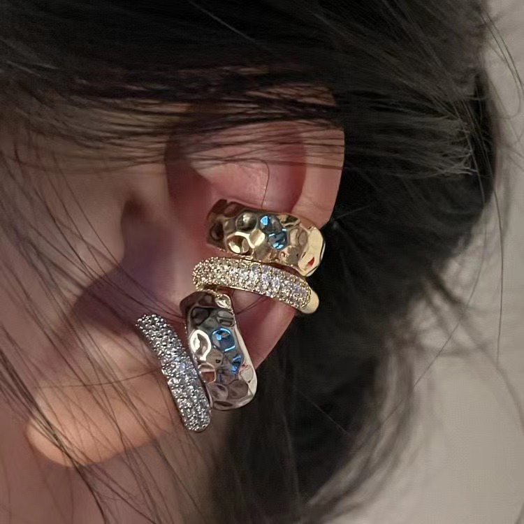 The exquisite and high-end metal double-layer ear bone clips without ear holes are the new light luxury and niche earrings of 2025 full figure