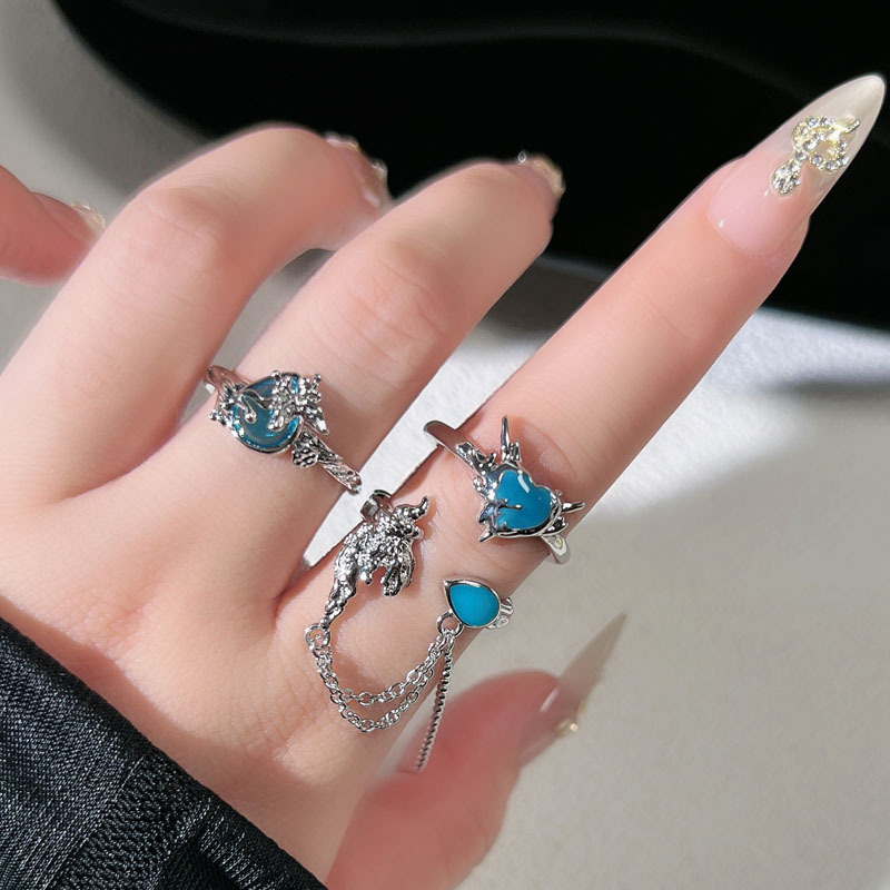 Exquisite cross-border versatile, fresh and light blue drip glaze whitening ring, a cold and feminine style, a niche androgynous ring Application Scenario