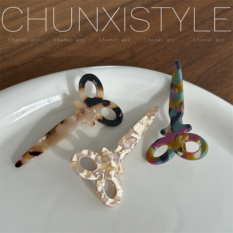 Korean retro geometric scissor hairpins, Korean InS-style acetate color duckbill-shaped hairpins with a girlish personality details Picture