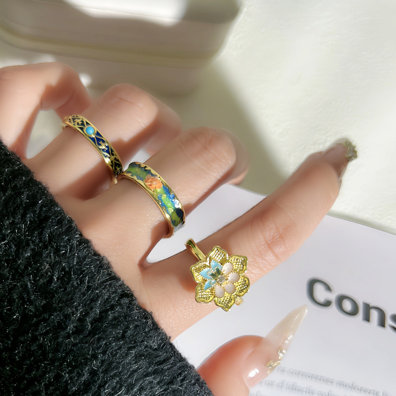 New Chinese-style retro flower enamel gradient color fashion ring, feminine, light luxury, high-end, sweet and cool index finger ring full figure