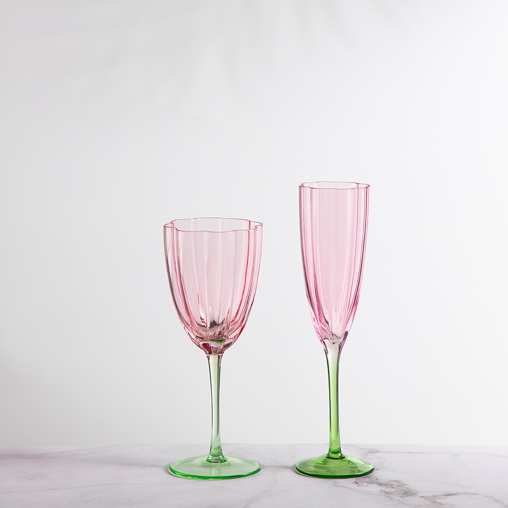 Wholesale of transparent flower-shaped red wine glasses, new petal-shaped green champagne glasses, long and straight glass wine glasses for hotels and restaurants Specification drawing