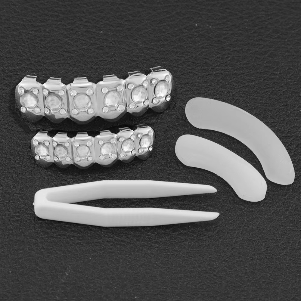 Ins-style cross-border single hollowed-out braces, Halloween hip-hop costume braces, 18K gold-plated vampire sharp braces Application Scenario