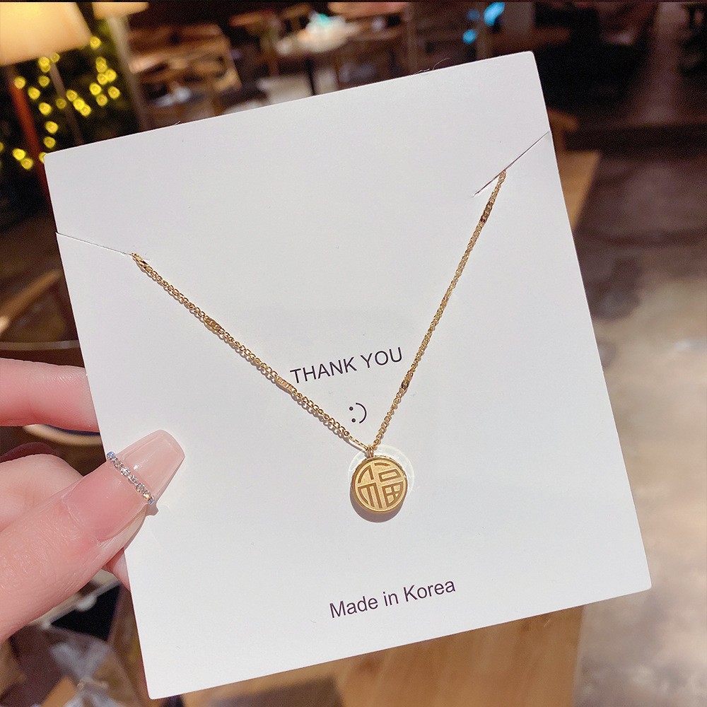 The 2024 new Husi necklace is a versatile, high-end, niche design with a light luxury collarbone chain that does not fade. It is a titanium steel accessory full figure