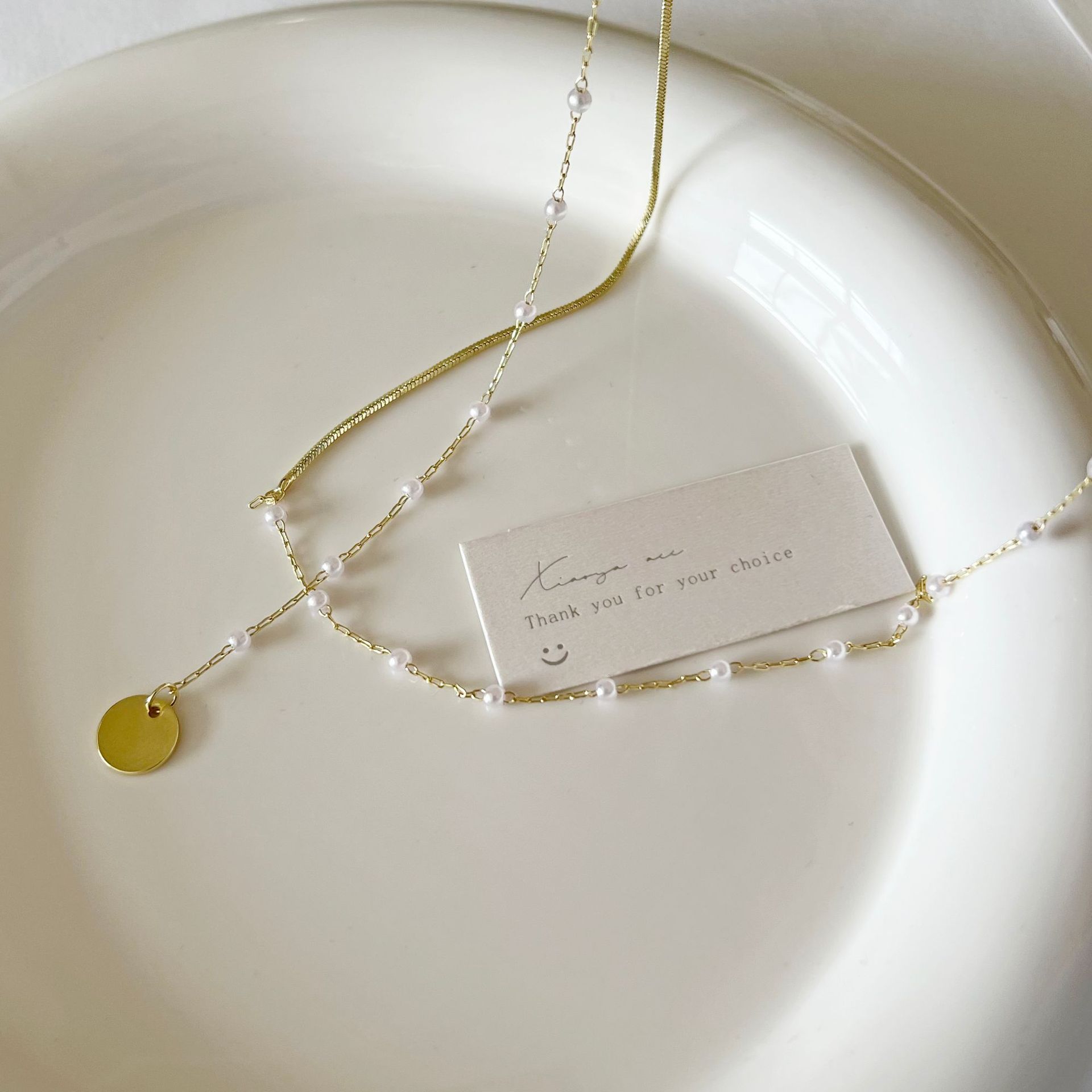2024 New French romantic layered pearl necklace for women, a versatile collarbone chain with a niche design sense details Picture