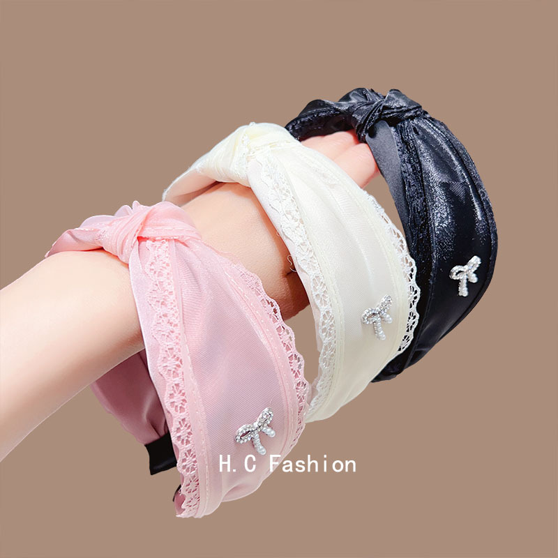A high-end, stylish, black rice lace, wide-brimmed hairband with a touch of sophistication and elegance, and a fashionable bow for women's hair clips Specification drawing
