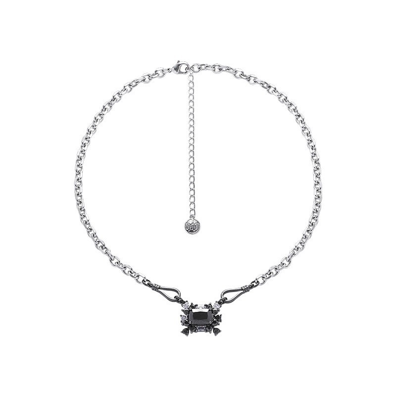 Original black square diamond necklace, female hip-hop sweet and cool spice girl style collarbone chain, simple and high-end, cold style necklace Item Picture