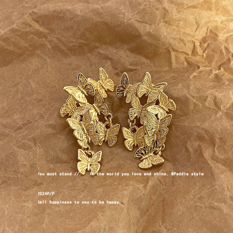 Dance gracefully ~ New Chinese-style golden butterfly tassel stud earrings for women, light luxury and high-end style earrings, unique and niche earrings Specification drawing