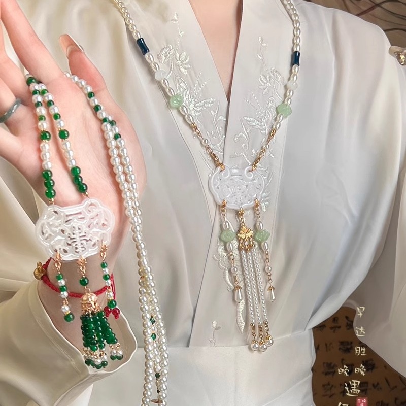 "Xiangyun" New Chinese-style white chalcedony pearl necklace, women's ancient-style necklace, cloud-backed tassel beaded dress accessory details Picture