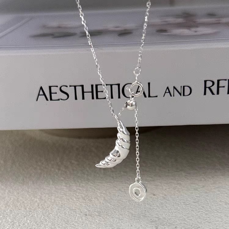 Croissant pull-out necklace, bread pendant, long sweater chain, women's 2024 new style, simple, fashionable and versatile collarbone chain Specification drawing