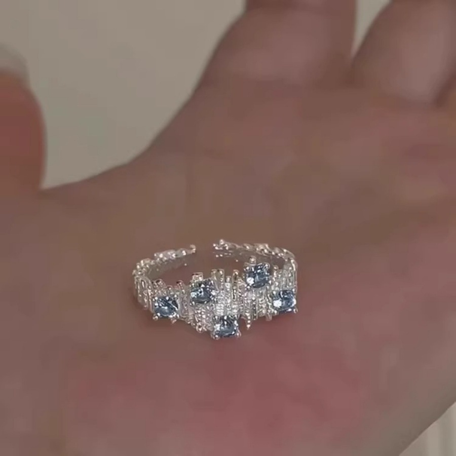 Silver Sea Blue Star Sea blue zircon ring, a high-end and niche index finger ring for women, elegant and light luxury, versatile open ring trend full figure