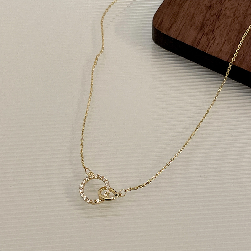 Geometric necklace 2023 New women's light luxury niche collarbone chain design sense decorative neckchain accessory pendant Application Scenario