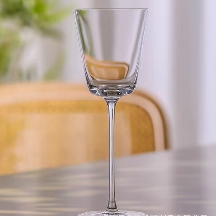 Crystal glass highball glass, Japanese bar cocktail glass, small spirits whisky glass full figure