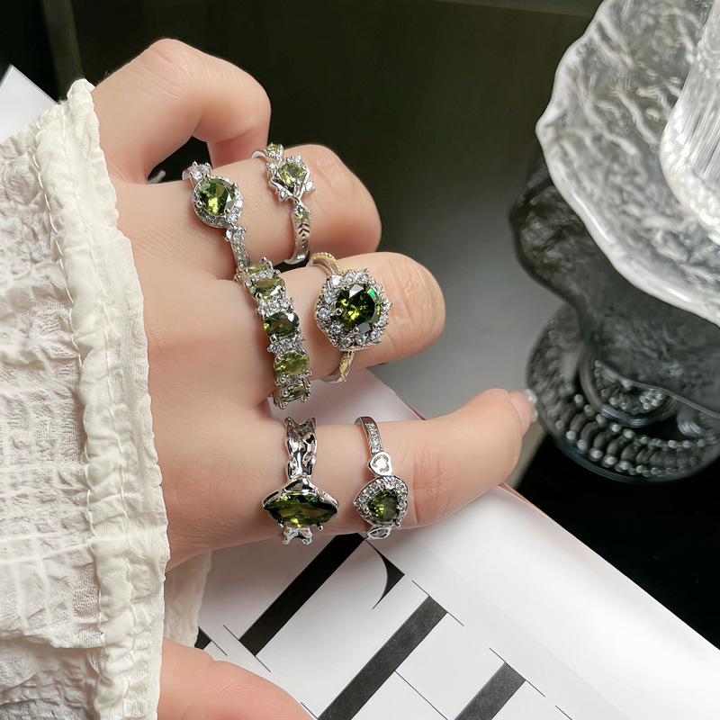 Korean-style fashionable, sweet and cool olive green zircon personalized open ring for women, light luxury, niche and cold style exquisite food ring Specification drawing