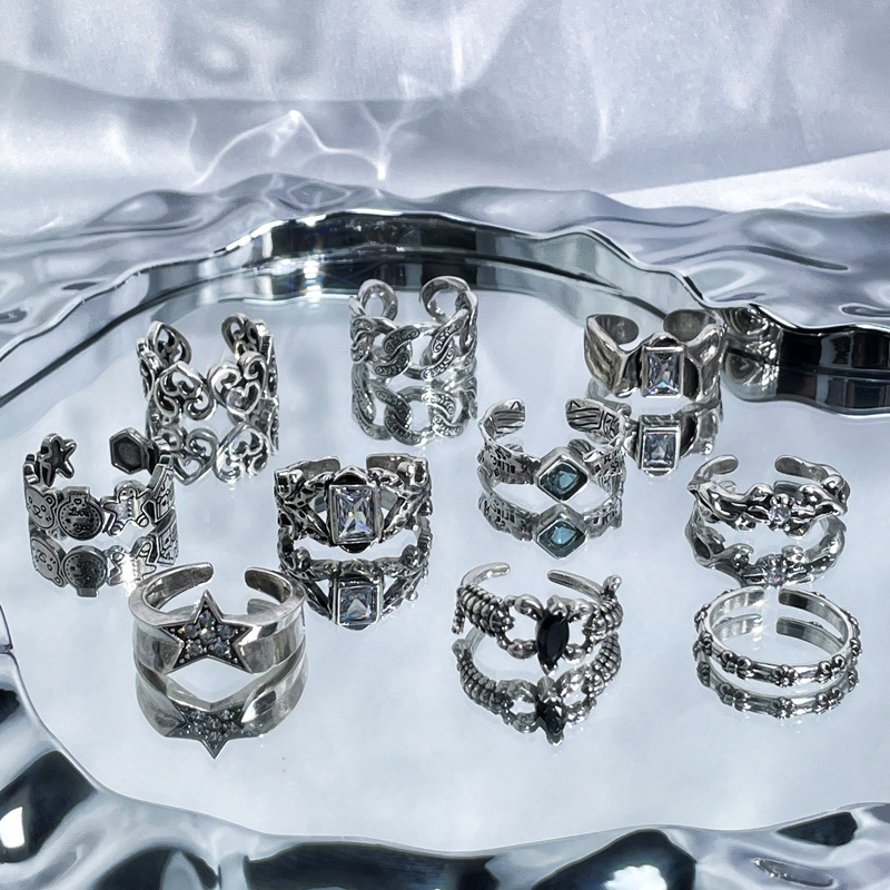 Retro, aged, simple star-shaped heart-shaped irregular texture ring, a niche design for women, a cold style ring trend on Instagram Specification drawing