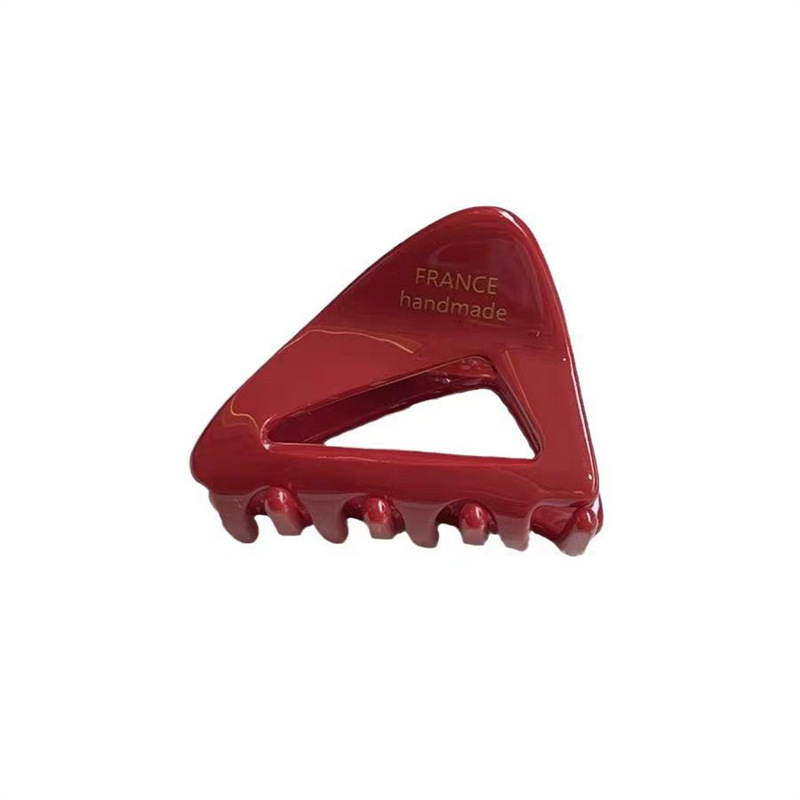 Triangular acetic acid hair clips for women's autumn and winter, small and exquisite hair clips, 2024 new style, popular plate hair clip headwear Item Picture