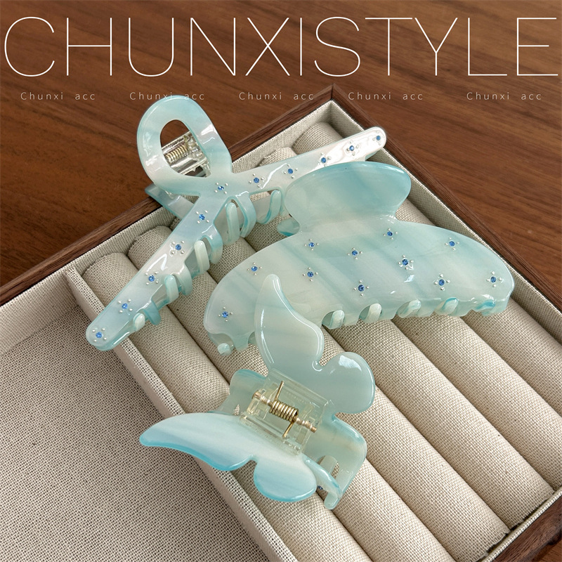 Korean high-end spring and summer acetate exquisite diamond-encrusted dazzling blue-green shark clip, shark grab, hair grab, children's clip Application Scenario