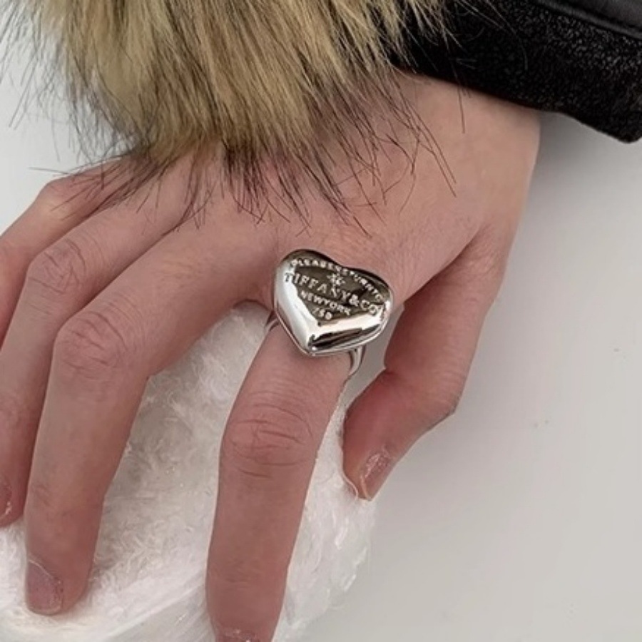 The heart-shaped letter opening ring, the same as that of a South Korean blogger, is a rare and versatile design for women's daily index finger rings Specification drawing