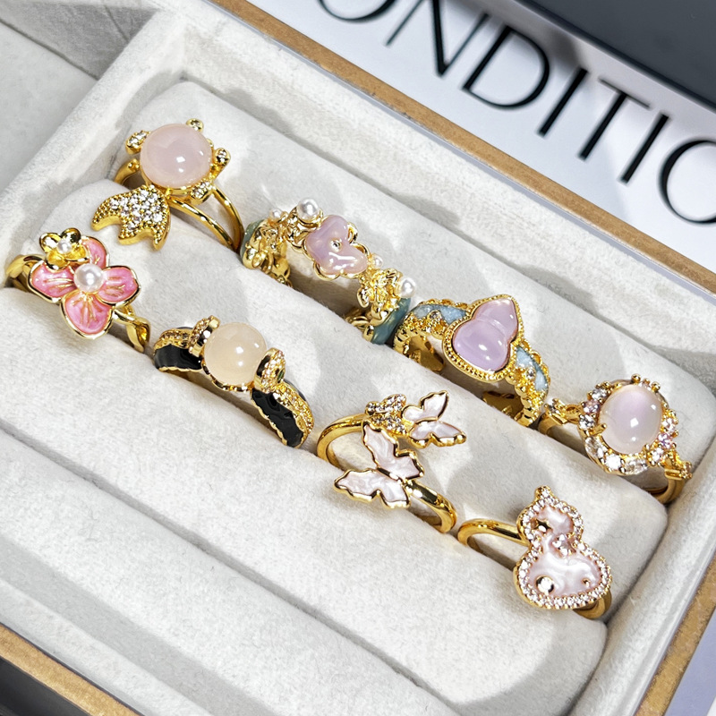 A high-end, light luxury, new Chinese-style chalcedony retro ring with a feminine gourd charm and a delicate, cold style, a niche ring Application Scenario