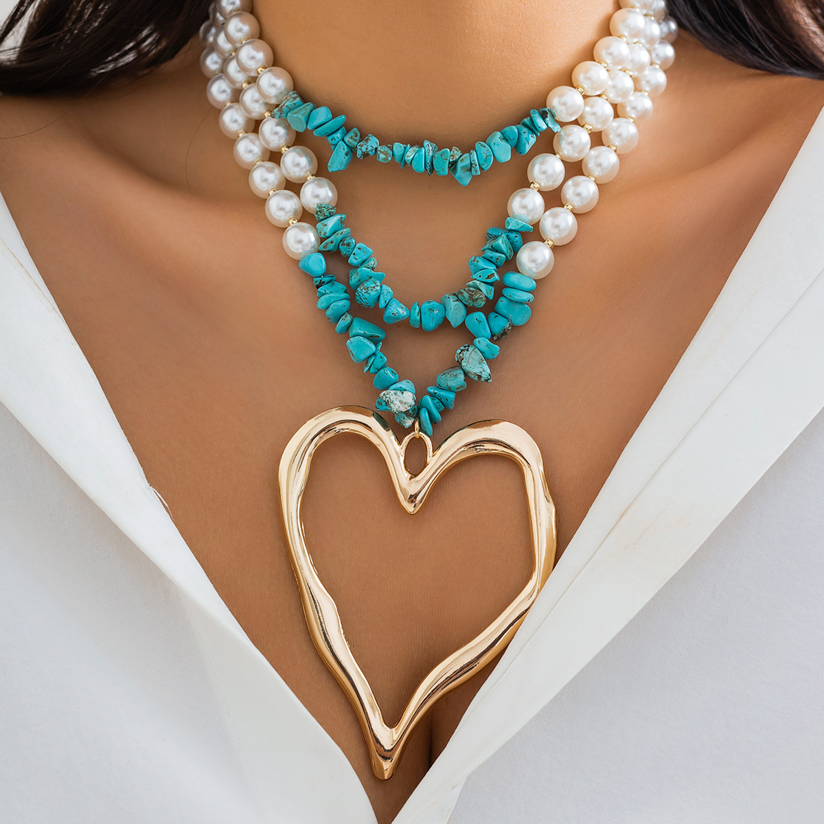 European and American cross-border jewelry niche beaded imitation pearl necklace versatile retro large heart turquoise necklace for women details Picture