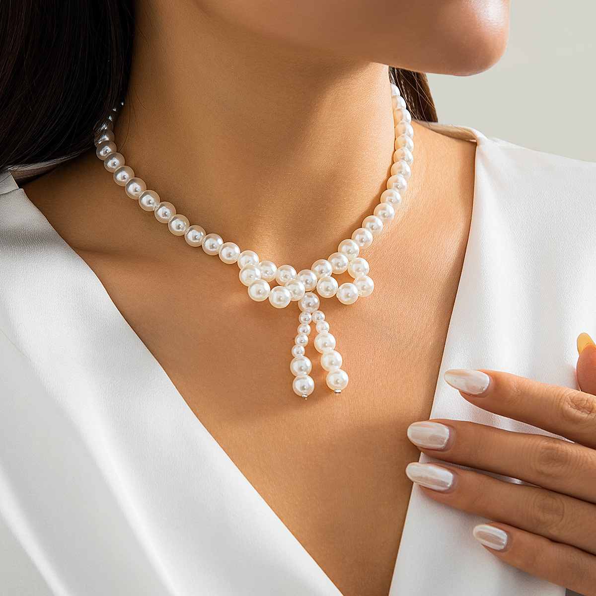 European and American cross-border best-selling French bow choker versatile necklace, foreign trade beaded jewelry, pearl imitation necklace details Picture
