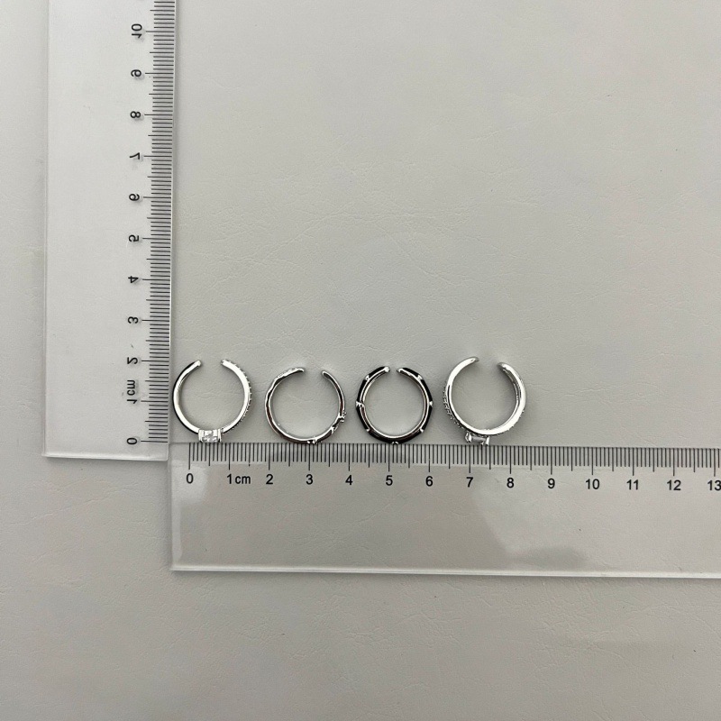 Double-layer heart-shaped zircon open ring, a fashionable, individualistic and high-end tail ring for women, with a niche design and adjustable index finger ring Application Scenario