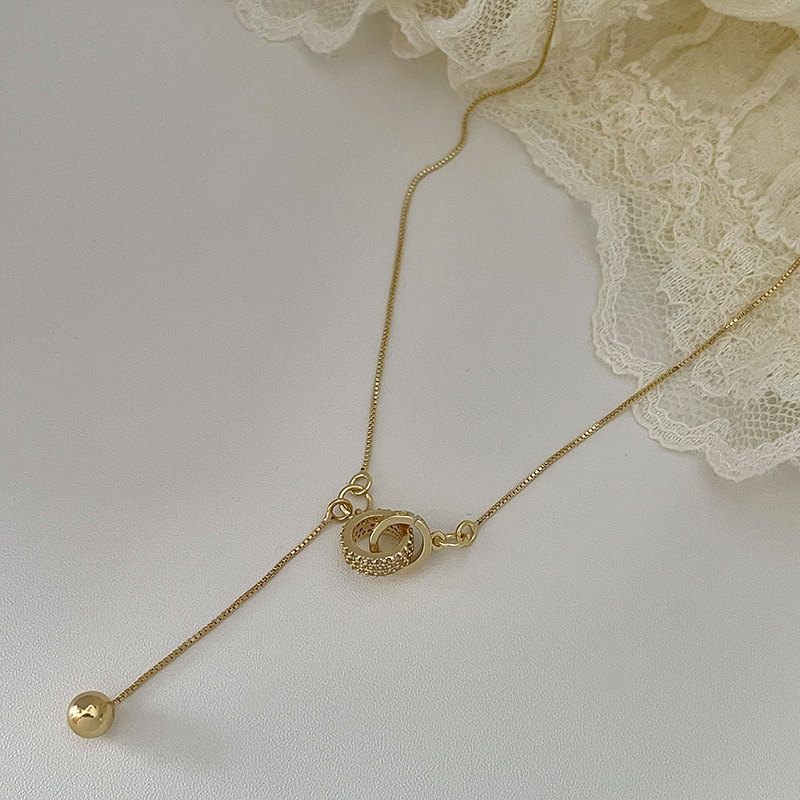 Heart-fluttering items ~ Spring and Summer versatile combinations of Ins-style necklaces, women's light luxury bows, and niche design collarbone chains Application Scenario