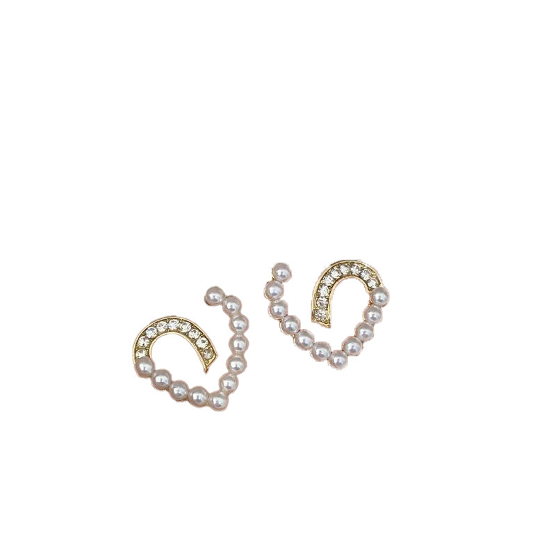 The new 2025 Dongdaemun pearl heart-shaped diamond stud earrings from South Korea are elegant, versatile and have a strong sense of design Item Picture
