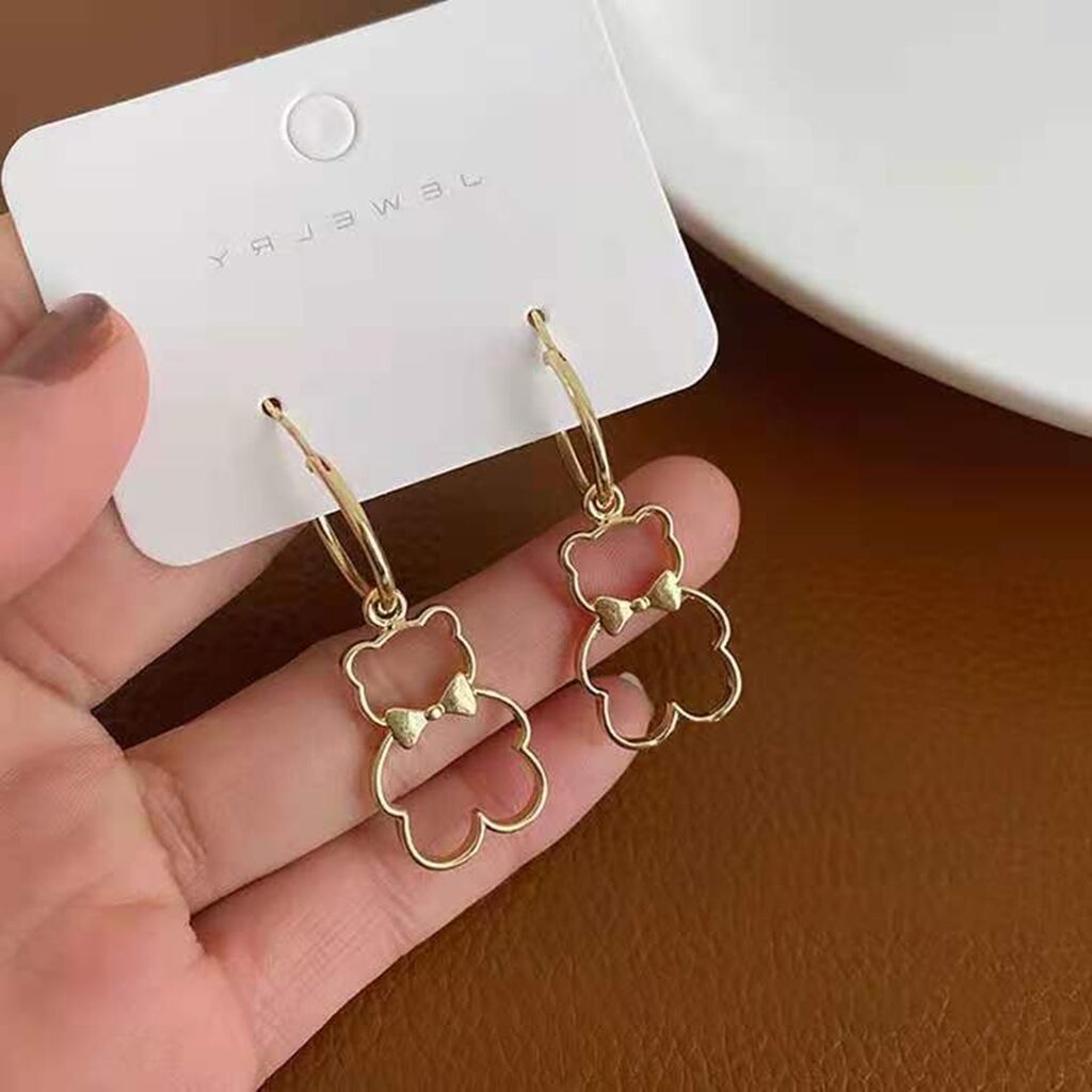 New trendy and versatile Korean hollowed-out bear earrings, simple and versatile cute stud earrings, and trendy cold style earrings Specification drawing