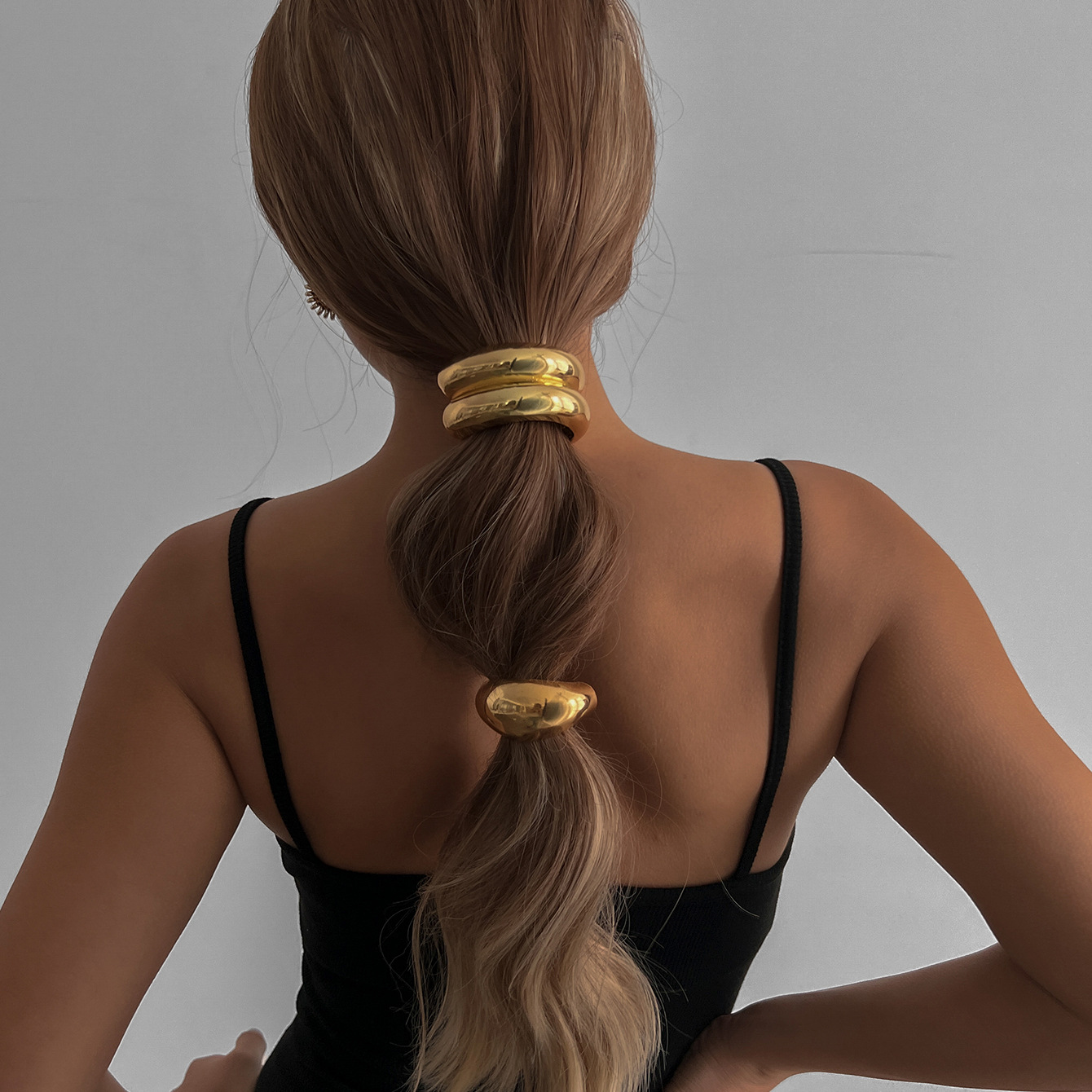 European and American cross-border headwear, alloy electroplated hair bands, hair accessories wholesale, high-end feel, ins smooth U-shaped black leather band hair ties full figure