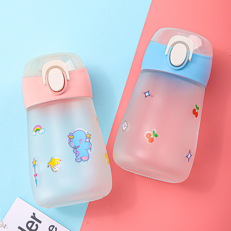 Wholesale of popular cartoon children's water cups with high appearance standards, cute stickers, student portable straw cups and glass water cups Application Scenario