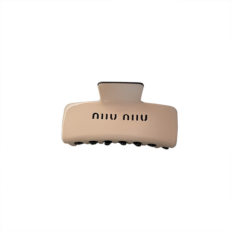 A new miumiu hair clip headpiece with a high-end square square feel, featuring an acetic acid claw clip at the back of the head for women Item Picture