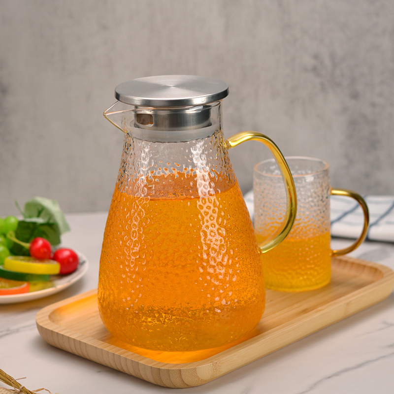 The glass of the cold water kettle is heat-resistant. It is a large-capacity household cold water cup with thickened brewing teapot. It has a high appearance level and a hammer-patterned cold water kettle Application Scenario