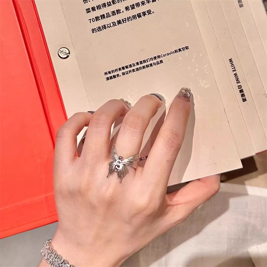 Exquisite retro brushed butterfly girl mid-style light luxury high-end index finger ring, fashionable and niche design open ring Item Picture