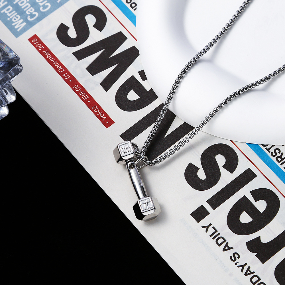 A new titanium steel chain necklace from Europe and America that doesn't fade, is personalized and fashionable. It's the same style as a popular street hip-hop pendant accessory Application Scenario